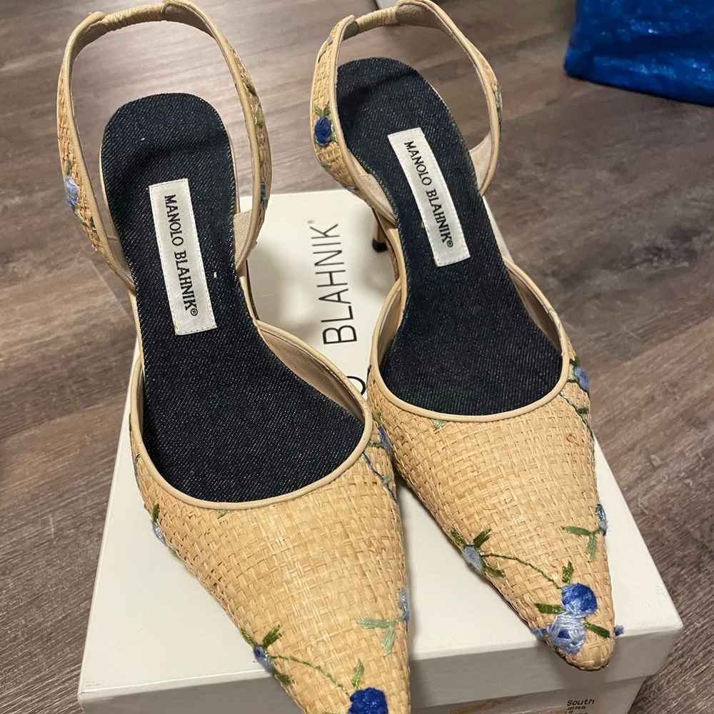 Vintage Manolo Blahnik Kitten Heels